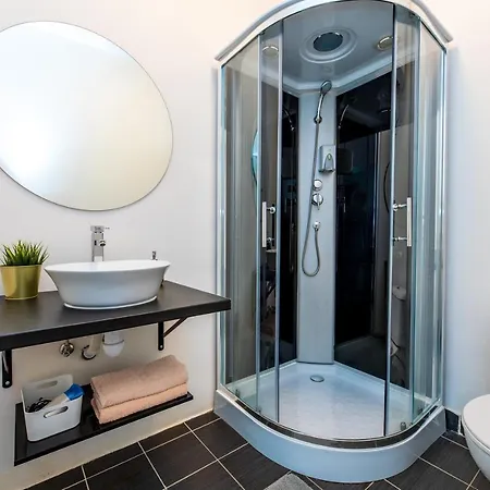 Vasaros Apartamentai 1 *